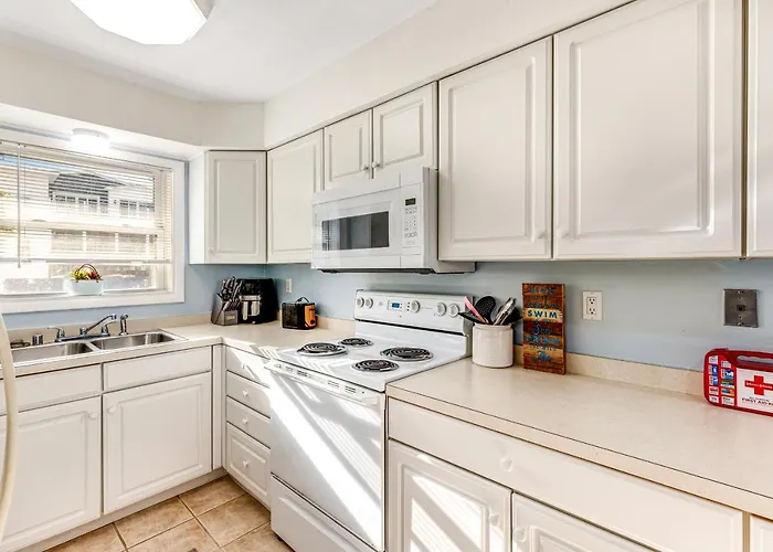 Caine Woods F Holiday home